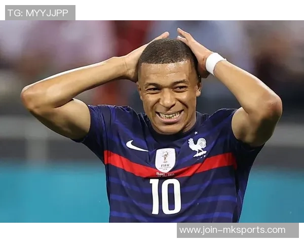 张云龙在绿茵场上挥洒汗水尽显足球魅力的精彩瞬间